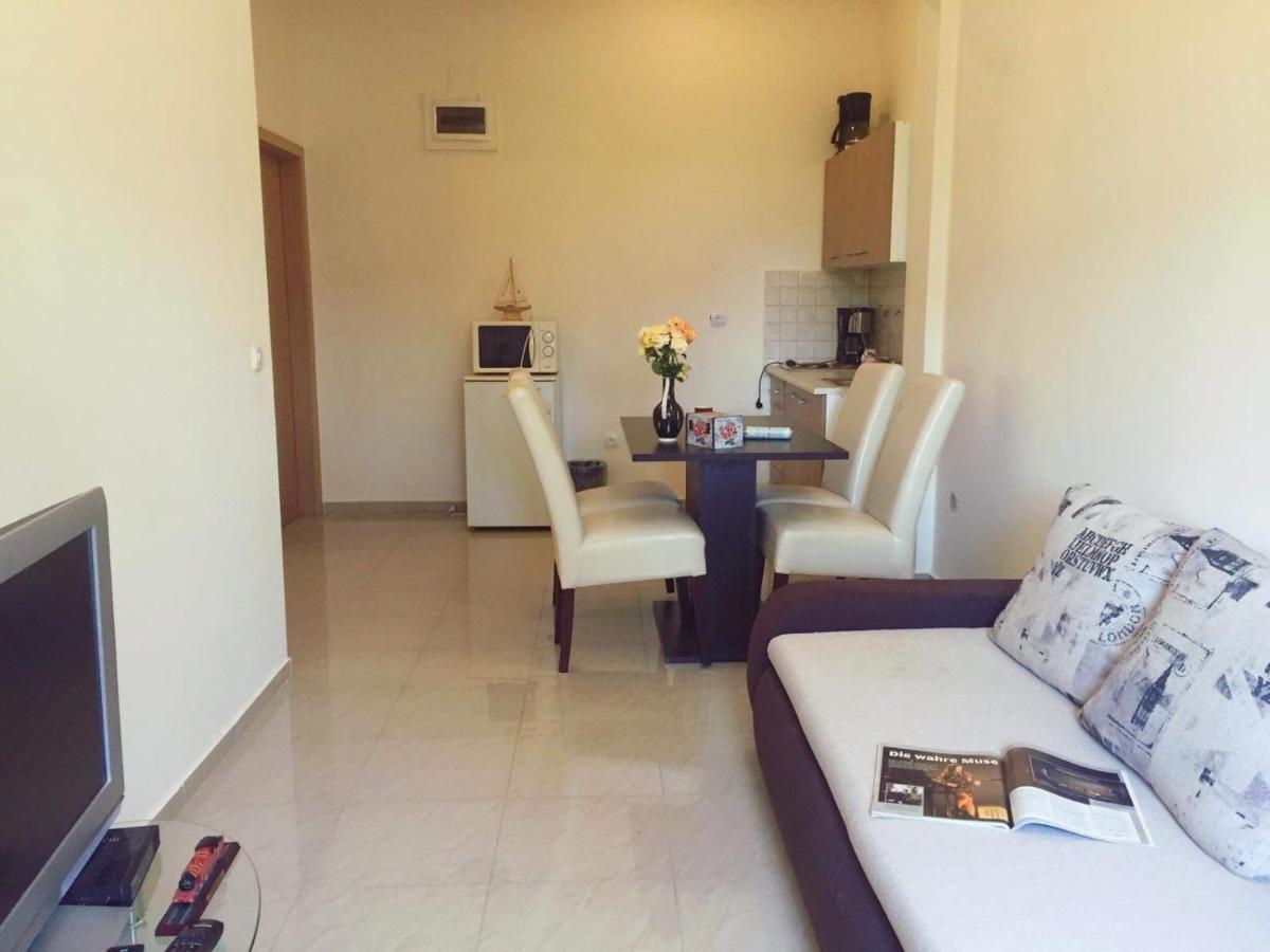 Apartmani Viktorija Vrana  Exterior foto
